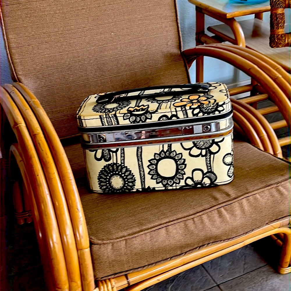 1960s Samsonite flower Train Case